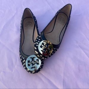 Tory Burch Reva flats metal logo dotted pony print